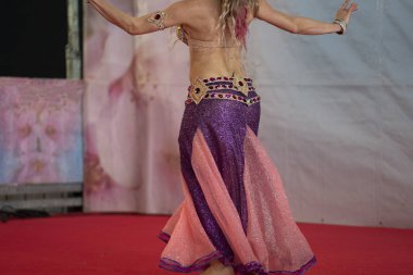 Oryantal dansöz güzel hareket