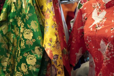 birçok Japon kimono elbise piyasada