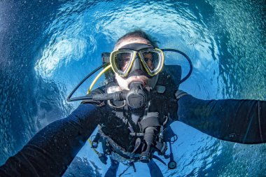 Scuba diver sualtı selfie portre Okyanusu