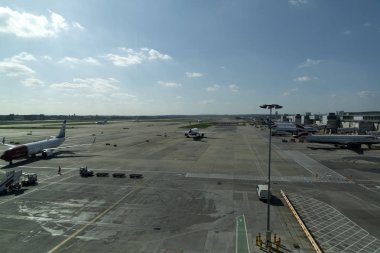 London, Büyük Britanya - 24 Mart 2019 - Gatwick Havalimanı işletmeciliğinde 