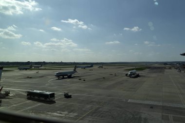 London, Büyük Britanya - 24 Mart 2019 - Gatwick Havalimanı işletmeciliğinde 