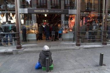 Madrid, Ispanya-Nisan 1 2019-San Miguel pazarı