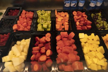 piyasada meyve şiş