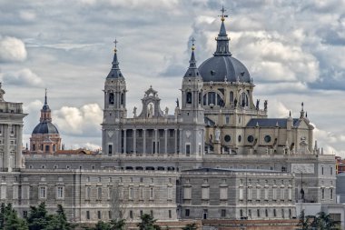 Madrid İspanya başkenti Kraliyet Sarayı