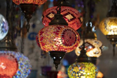 Arap cam renkli lamba fener