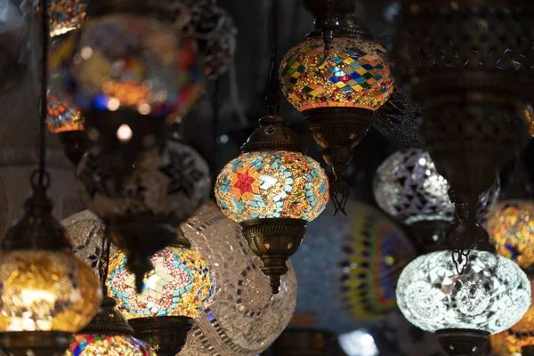 Lanterne lampe colorée en verre arabe — Photo