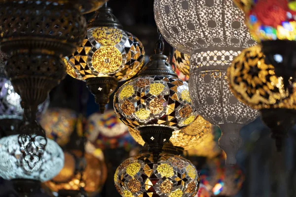 Lanterne lampe colorée en verre arabe — Photo