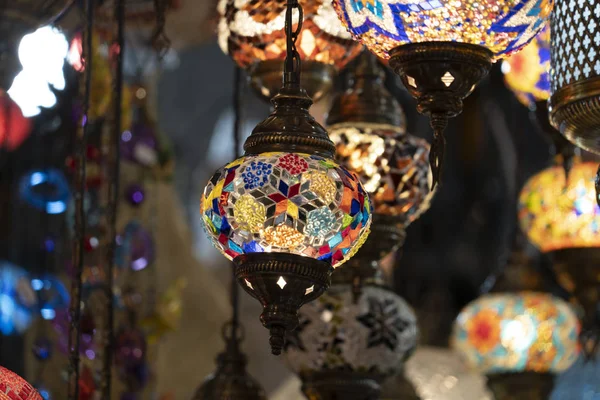 Lanterne lampe colorée en verre arabe — Photo