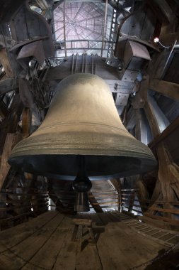 Notre dame paris katedral çanları ve çatı yangın öncesi