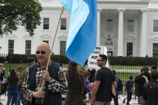 워싱턴 Dc, 미국 - 4 월 26 2019 - 백악관에서 트럼프에 대한 시위 — 스톡 사진