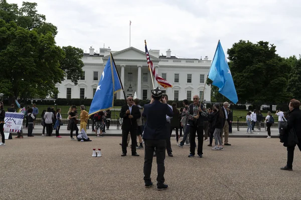 WASHINGTON DC, Estados Unidos - 26 de abril de 2019 - Manifestación contra Trump en la Casa Blanca —  Fotos de Stock