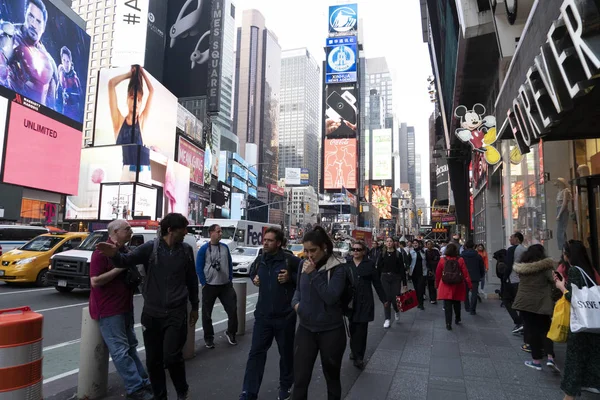 New York-USA Květen 4 2019-Times čtvercové plné lidí — Stock fotografie