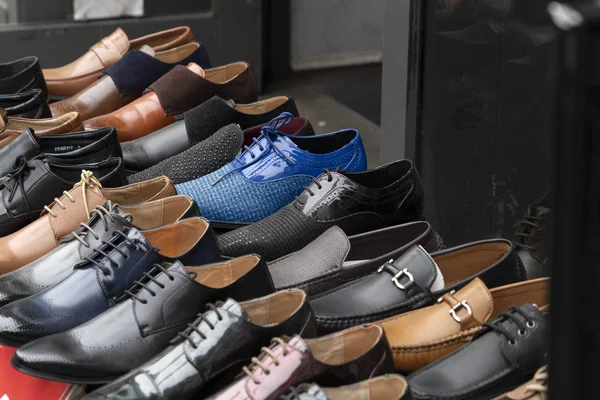 Birçok moda resmi adam deri ayakkabı — Stok fotoğraf