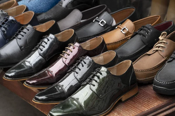 Many fashion formal man leather shoes — Stock Photo, Image