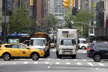 New York, Abd - 5 Mayıs 2019 - Şehir sokakları trafik sıkışıklığı
