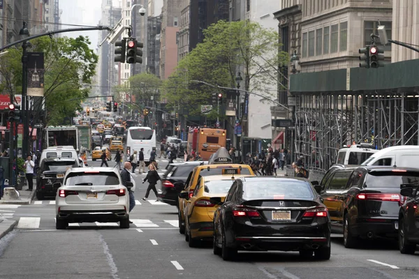 New York, Abd - 5 Mayıs 2019 - Şehir sokakları trafik sıkışıklığı