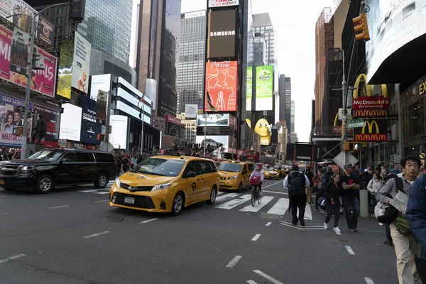 NUEVA YORK, EE.UU. - 5 DE MAYO DE 2019 - Calles congestionadas atasco de tráfico — Foto de Stock