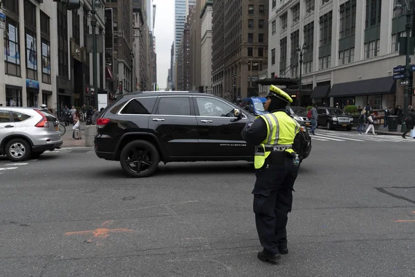 NEW YORK, États-Unis - 5 MAI 2019 - Les rues de la ville encombrées de embouteillages — Photo