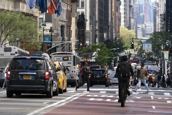 NOVA IORQUE, EUA - MAIO 5 2019 - Engarrafamento congestionado de ruas da cidade — Fotografia de Stock