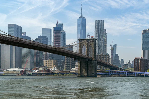 Güneşli günde Brooklyn köprüsü — Stok fotoğraf