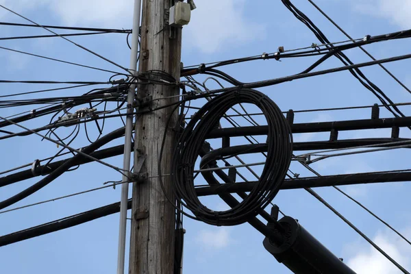 Elektriska kablar på gamla Maryland hus — Stockfoto