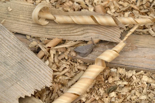 Broyeurs de bois dans les détails de la scierie — Photo