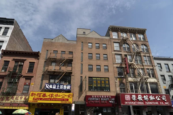 NEW YORK, États-Unis - 4 MAI 2019 - Chinatown street markets and shops — Photo