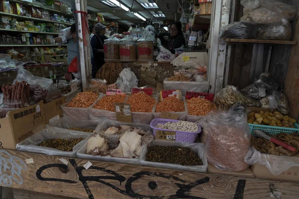 NOVA IORQUE, EUA - MAIO 4 2019 - Chinatown ruas mercados e lojas — Fotografia de Stock