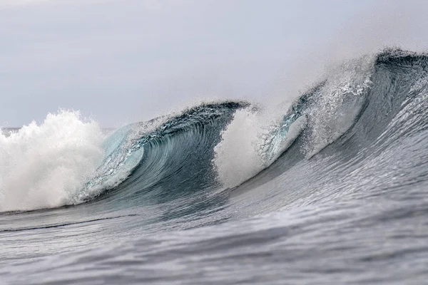 Surfwelle Rohr Detail im Pazifik Französisch Polynesien Tahiti — Stockfoto