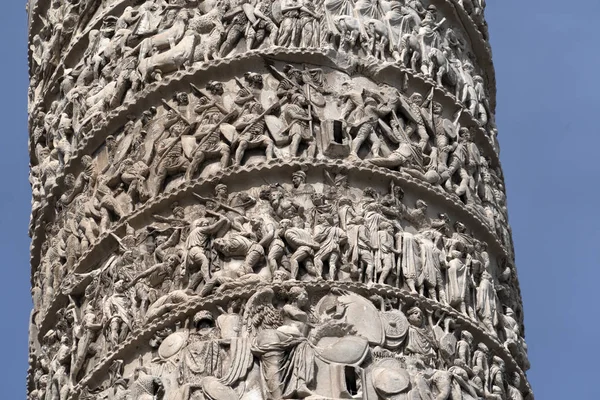 Marco aurelio säule in rom piazza colonna platz — Stockfoto