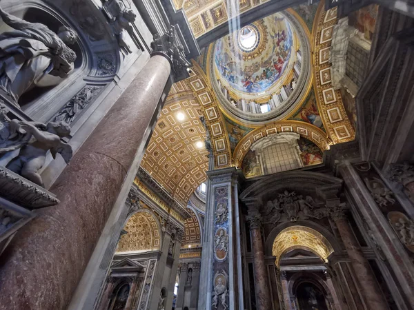 Roma Vaticano Iglesia de San Pedro interior — Foto de Stock