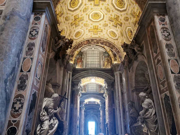 Roma vatican saint peter kirche innenraum — Stockfoto