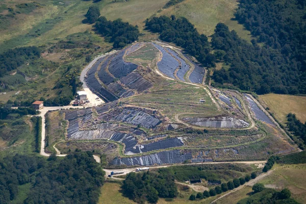 Leisteen pit in Italië luchtfoto — Stockfoto