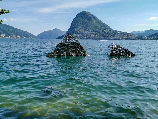 Lugano vista paisaje urbano desde el lago — Foto de Stock