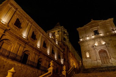gece noto sicilya barok kasaba panorama