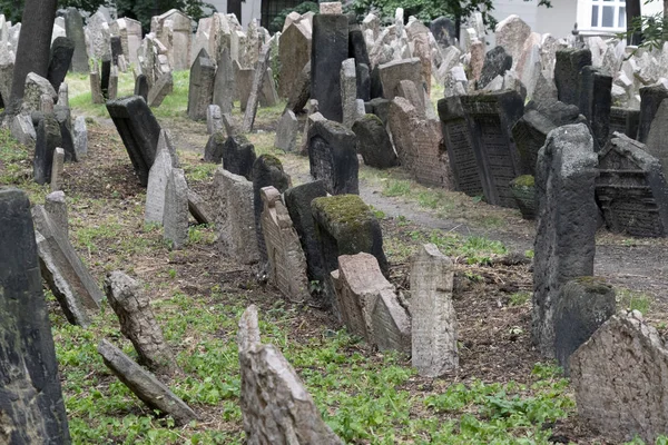 Vecchio cimitero ebraico a Praga — Foto Stock