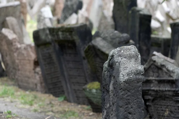 Velho cemitério judaico em praga — Fotografia de Stock