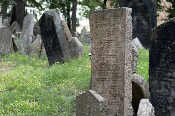 Vecchio cimitero ebraico a Praga — Foto Stock