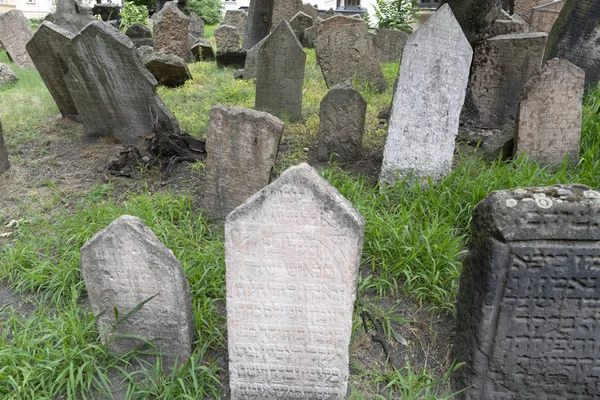 Vecchio cimitero ebraico a Praga — Foto Stock