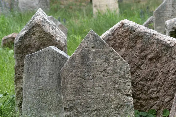 Żydowski stary cmentarz w Pradze — Zdjęcie stockowe