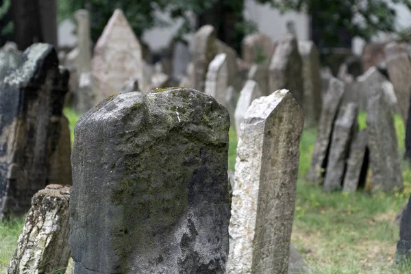 Żydowski stary cmentarz w Pradze — Zdjęcie stockowe