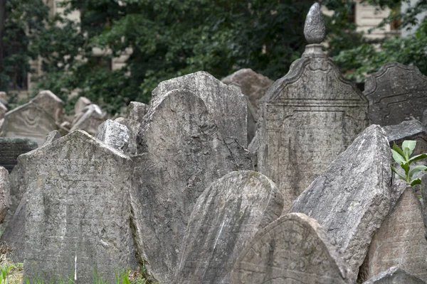 Jüdischer alter Friedhof in Prag — Stockfoto