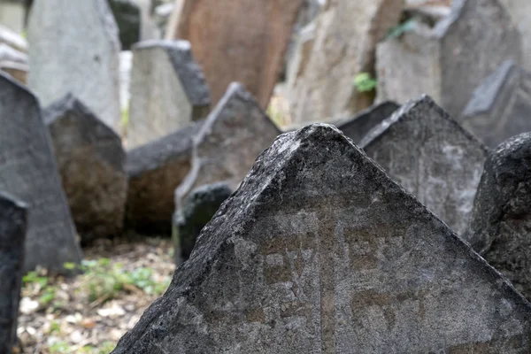 Antiguo cementerio judío en Prague — Foto de Stock