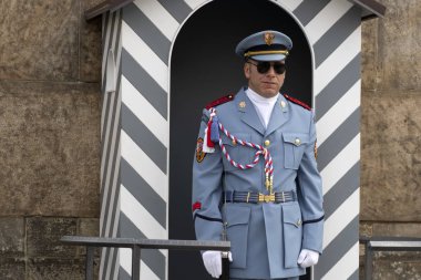 Prag, Çek Cumhuriyeti - 15 Temmuz 2019 - Castle Town yaz aylarında turist dolu