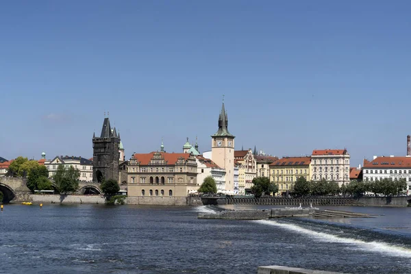 Praga vista panorama paisagem urbana do rio moldávia — Fotografia de Stock