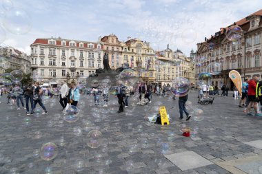 Prag, Çek Cumhuriyeti-Temmuz 16 2019-eski kasaba Meydanı turist dolu