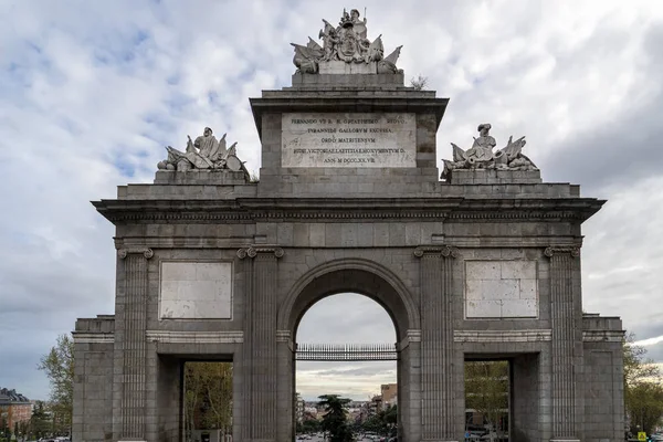 Madrid İspanya puerta Toledo kapı — Stok fotoğraf