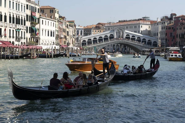 Venetië, Italië-september 15 2019-veel gondel in Venetië detail — Stockfoto