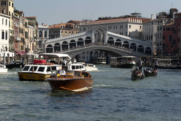 Venedik, İtalya - 15 Eylül 2019 - Venedik'te Gondol Lot detayı — Stok fotoğraf