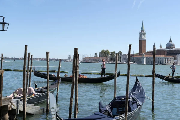 Venedig, italien - 15. september 2019 - viele gondeln in venedig detail — Stockfoto